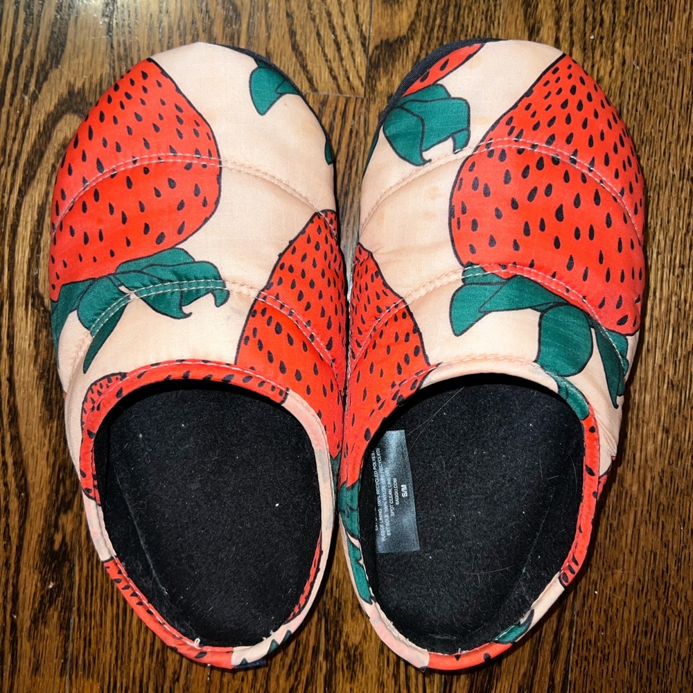 BAGGU Puffy Slippers - Strawberry Print
